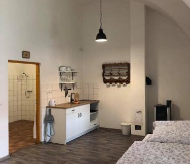 Hluboka nad Vltavou House | Penzion a hospoda Na statku