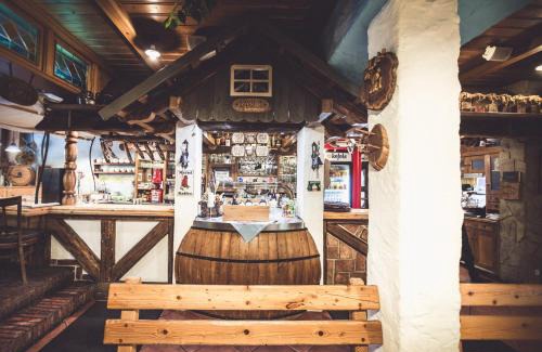 Zlin House | Penzion a Restaurace U Johana