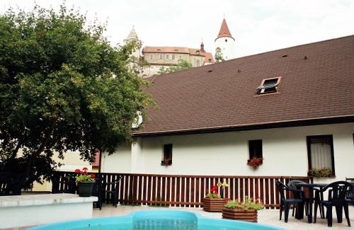 Krivoklat House | Penzion v Budech