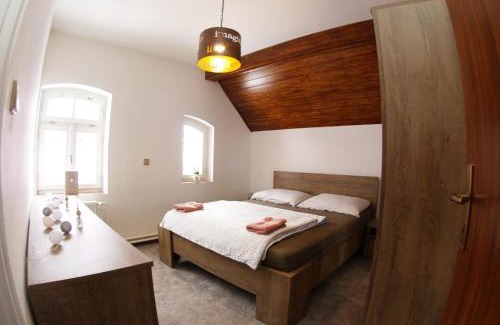 Kraslice House | Penzion V Horách