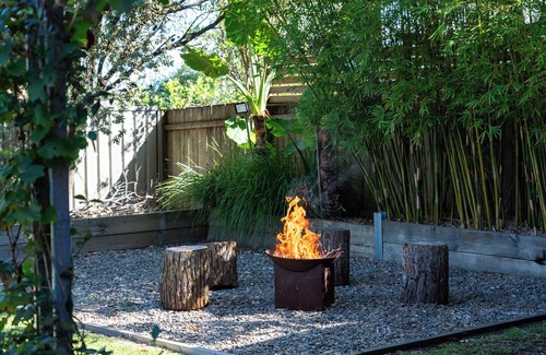 Erowal Bay House | Pepe: Charming coastal cottage, short stroll to the water of St Georges Basin