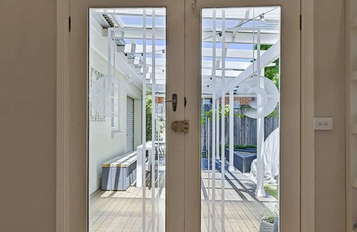 Bathurst House | Peppercorn Cottage - Circa 1849, Heritage Gem