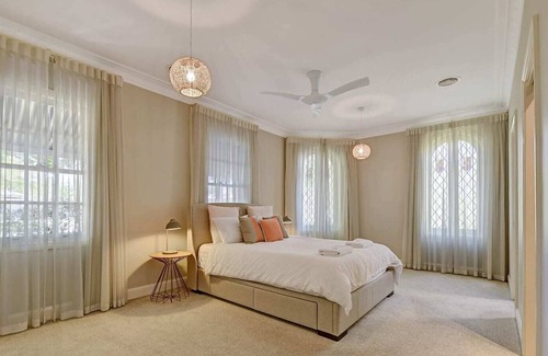 Bathurst House | Peppercorn Cottage - Circa 1849, Heritage Gem