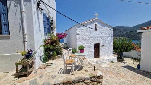 Skopelos House | Peppermint Bay