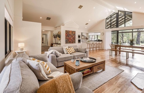 Quindalup House | Peppermint Retreat - perfect rural getaway