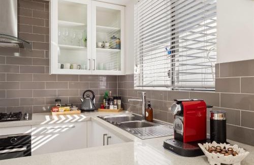 Prevelly House | Peppi Hollow - 500 metres from the Prevelly beach
