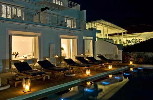 Vathy Hotel | Perantzada Hotel 1811