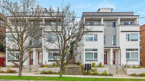 Broadway House | Perch - Capitol Luxe Eight