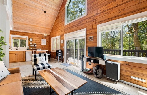 Hoodsport House | Perch - Cushman Hideaway: Modern Lake Cushman Cabin Getaway