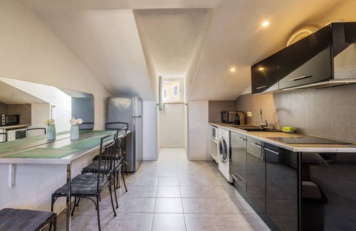 Riquier Apartment | Perch in the old town