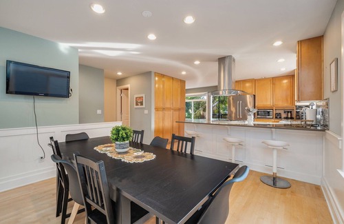 Fremont House | Perch - Phinney Guest House: Spacious 3BR | Downtown Fremont | Parking