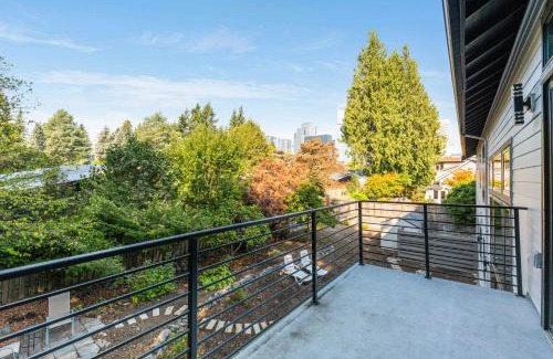 West Bellevue House | Perch - Private Room in Shared Home: Bellevue Splendor Birch Room