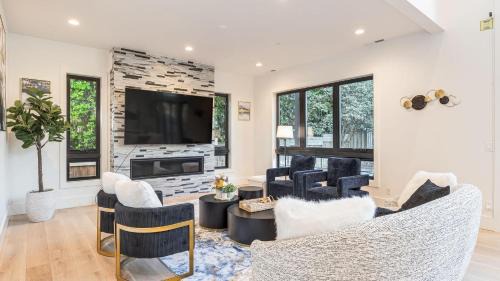 West Bellevue House | Perch - Private Room in Shared Home: Dune