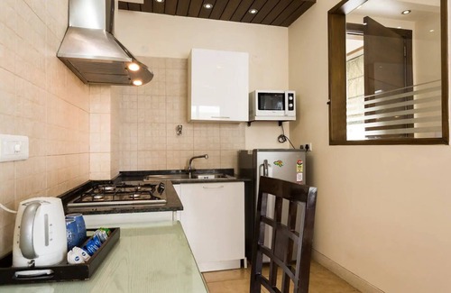 Sector 40 Apartment | Perch Service Apartment- Sector 40