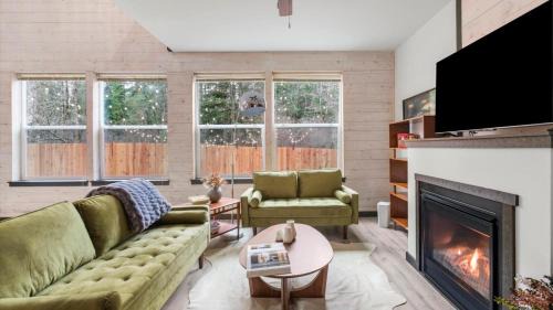 Ashford House | Perch - Skatecreek Cabin