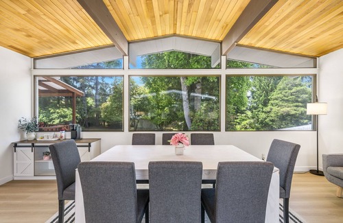 Newport House | Perch - Sunny 4BR Retreat – Family-Friendly Comfort
