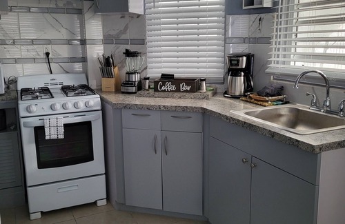 Estate Strawberry Hill Apartment | Percyvillevi - Cozy and private 1-BDRM