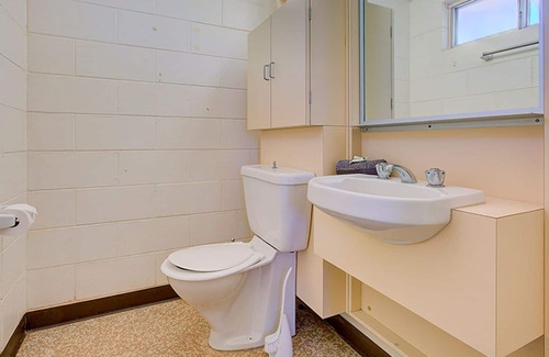 Exmouth House | Perentie - Cheap and Cheerful. Loads of parking for your next fishing trip!
