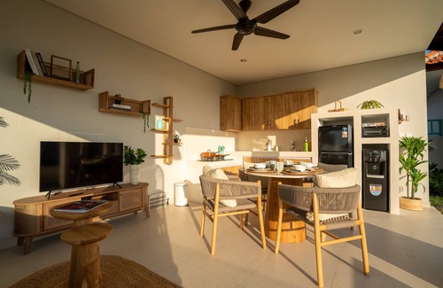 Munggu Villa | Pererenan 2 BR Villa KOME with Private Pool and Ricefield View