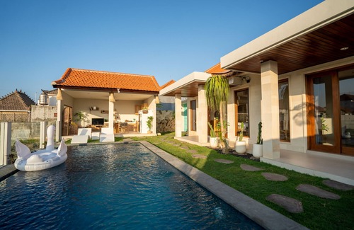 Munggu Villa | Pererenan 2 BR Villa KOME with Private Pool and Ricefield View