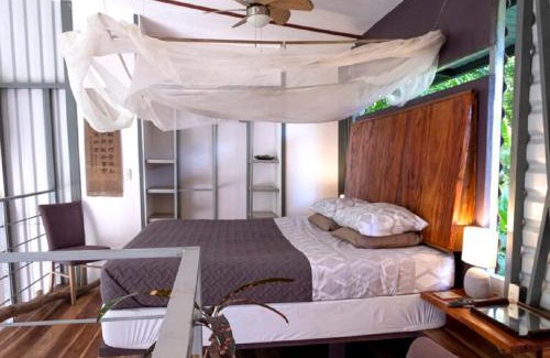 Puerto Viejo de Talamanca Villa | Perezoso Villa. Jurassic Park loft in the jungle