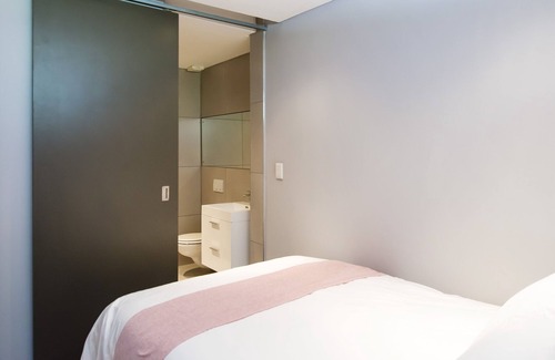 Windhoek Apartment | Perfect 1 bedroom apartment opposite Grove Mall & Lady Pohamba Hospital