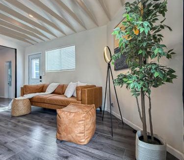 Ladera Heights House | Perfect 1-BR Spot Near LAX, SoFi and Forum - MK2-LAD