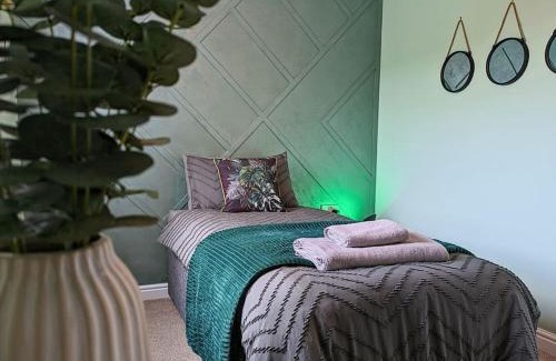 Pinchbeck House | Perfect, 2 bed, modern home