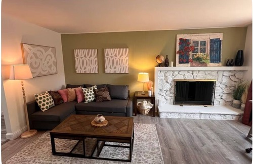 Walnut Creek House | Perfect 2-bedroom house with AC in Walnut Creek