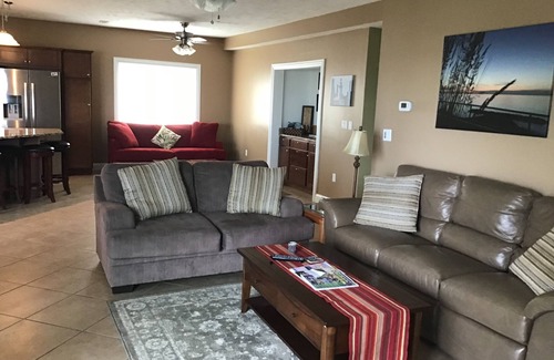 Geneva Condo | PERFECT 2br/2ba Lakeview Condo-Open concept-9/10,2025-4/20, 2026 rent 3/4th free