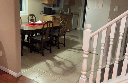 Windsor House | Perfect 3 bedroom house in prime location of South Windsor. max 6 guests
