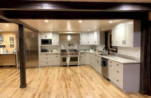 Turin House | Perfect 4 bedroom, 4.5 bathroomsnPlenty of parking. Ride trails from house