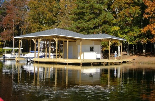 Macon House | Perfect 4 Bedroom Lake Cottage on Lake Gaston, NC