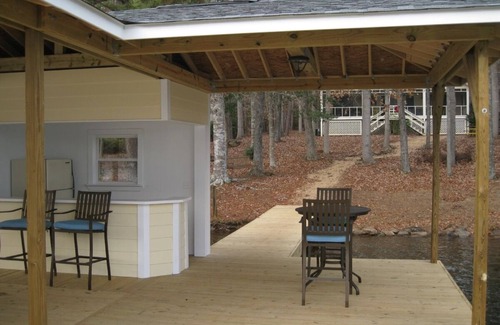 Macon House | Perfect 4 Bedroom Lake Cottage on Lake Gaston, NC