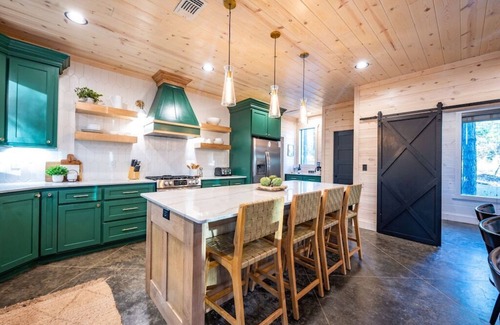 Broken Bow Cabin | Perfect 4 Families | Convenient Location | Spacious Layout | Fun Spiral Slide
