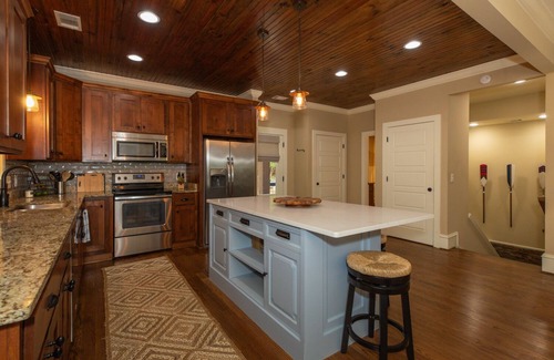 Smith Mountain Estates House | Perfect 4 Families w/2 Masters, Hot-tub + Game Room, Private Dock & Beach Area!