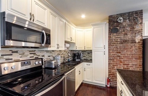 Edgewood House | Perfect 4BR/2BA home in heart of Atlanta