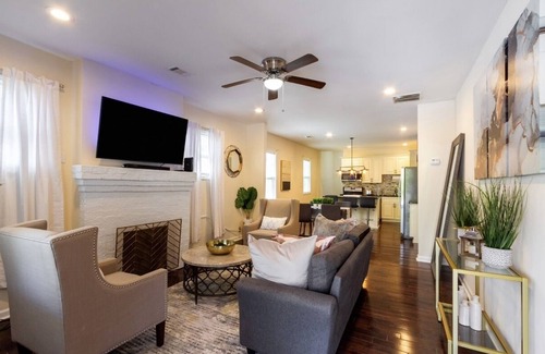 Edgewood House | Perfect 4BR/2BA home in heart of Atlanta