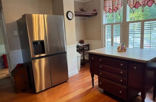 Bainbridge House | Perfect 5-bedroom Historic Home within walking distance of Downtown