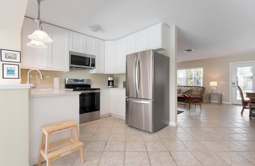 Anna Maria House | Perfect Anna Maria-20% off Aug/Sepn 3 blocks to sugar sand beach. Heated pool.