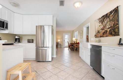 Anna Maria House | Perfect Anna Maria-20% off Aug/Sepn 3 blocks to sugar sand beach. Heated pool.