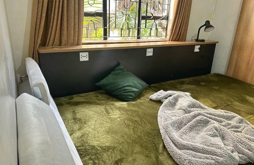 Kilimani Apartment | Perfect artistic chill out gem