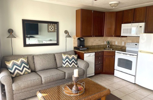 Hilton Head Island Condo | Perfect Autumn Beach Getaway-Coligny+Bikes included-#228