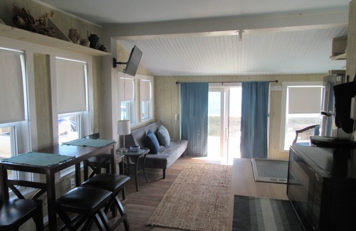 Fairhaven House | Perfect bay side Beach cottage right on the beach