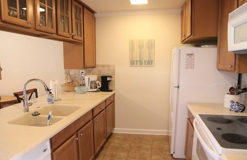 Ocean Ridge Condo | Perfect beach and golf getaway!