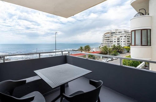 Sea Point Apartment | Perfect beach-side condo in Sea Point, Cape Town with ocean view
