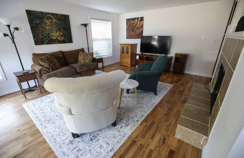 Puget House | Perfect Blend of Urban and Natural: Enjoy Bellingham at its Finest