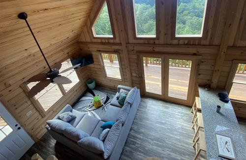 Byrdstown Cabin | Perfect Cabin Getaway (Lakeview)
