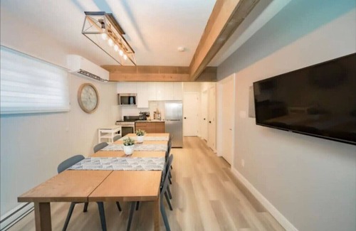 Niagara Falls Apartment | Perfect Canadian Multi-Family or Group Getaway!