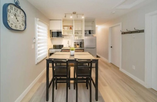 Niagara Falls Apartment | Perfect Canadian Multi-Family or Group Getaway!